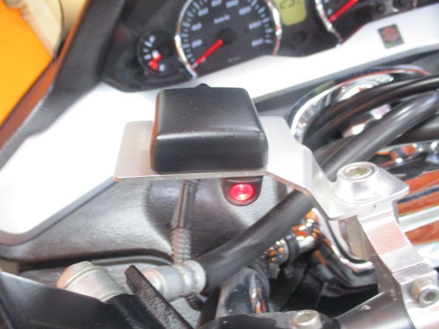 これは嬉しいオプション！今やスマートインターも増えているので必須のＥＴＣも装備！グリップヒーター装備